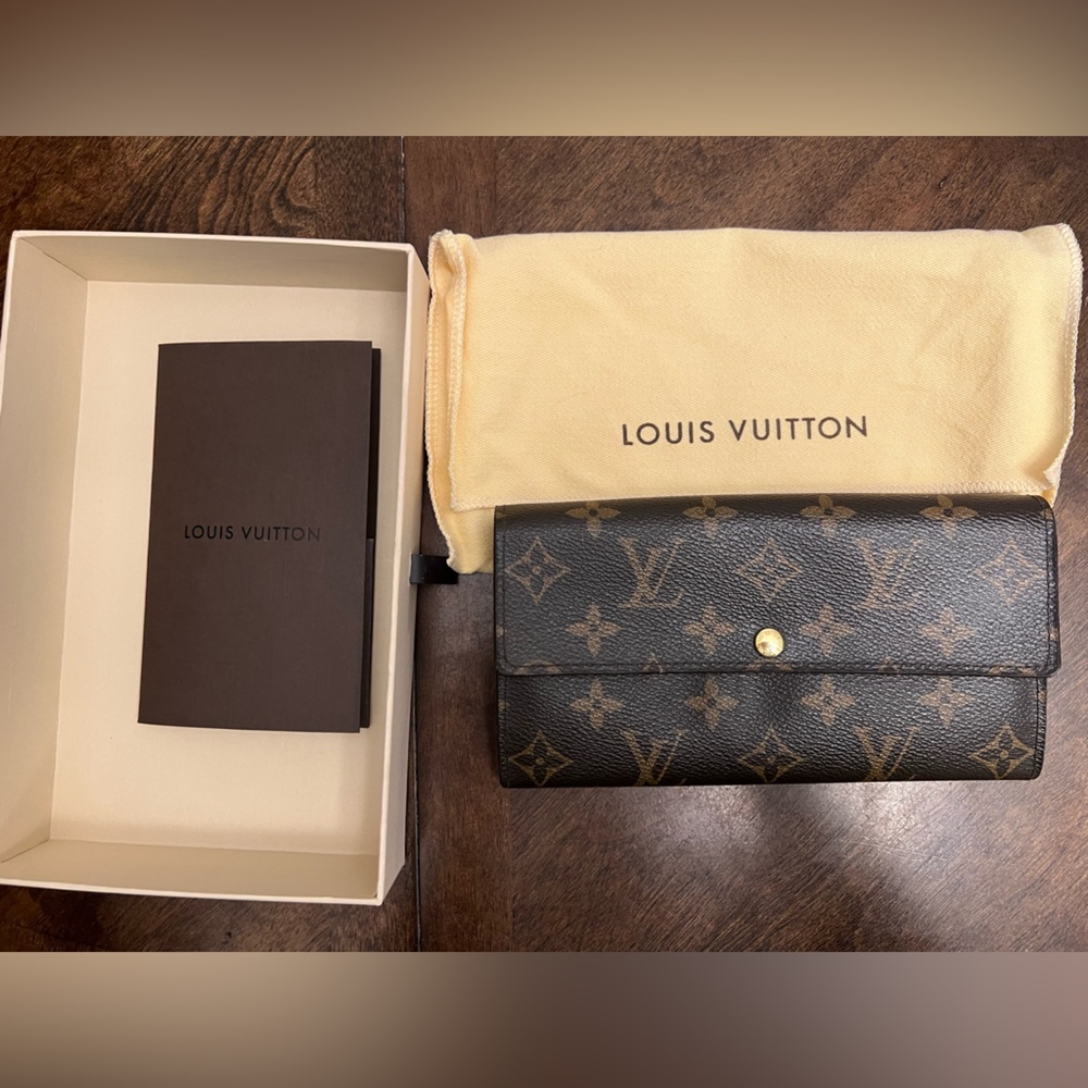 Authentic LOUIS VUITTON wallet